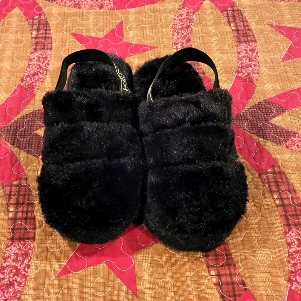 🔥5/$25🔥 Kendall + Kylie slippers